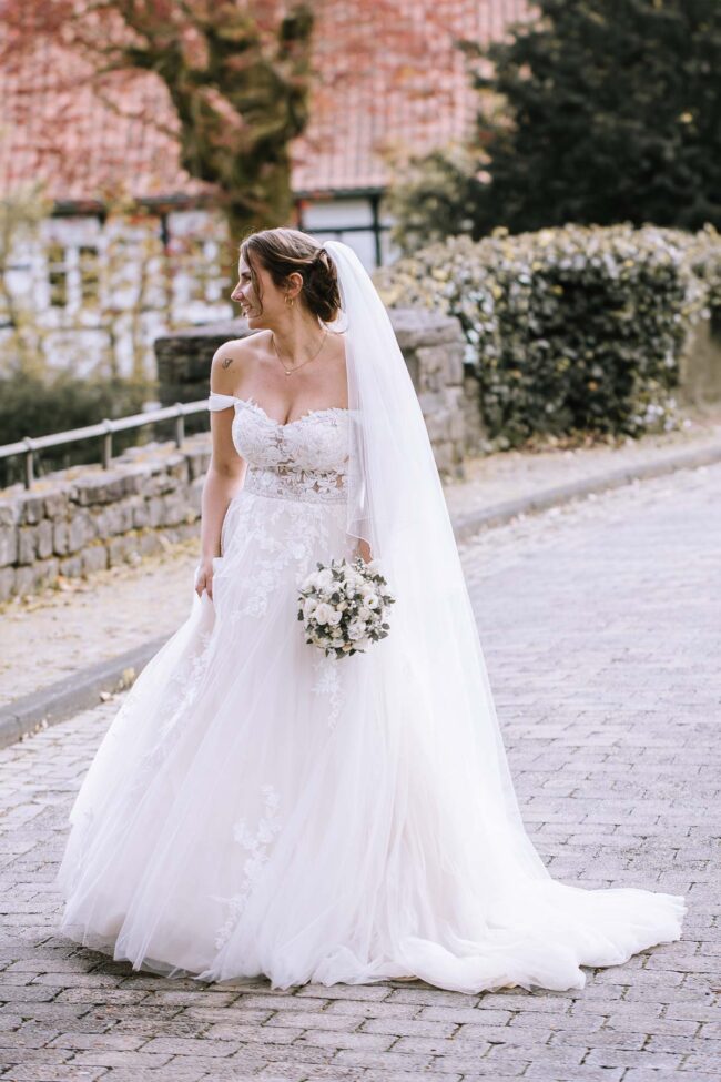 hochzeitsfotografin sauerland hückeswagen pauluskirche bergisches land hochzeitsmesse gummerbach meinerzhagen attendorn rheinland hochzeitslocation nrw (387)