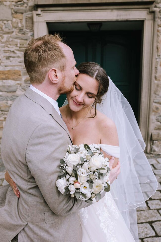 hochzeitsfotografin sauerland hückeswagen pauluskirche bergisches land hochzeitsmesse gummerbach meinerzhagen attendorn rheinland hochzeitslocation nrw (408)
