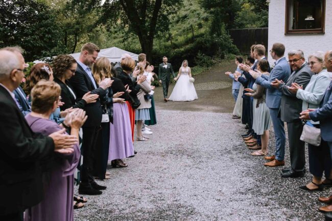 Jagdhaus im kuehl hochzeit hochzeitsfotografin iserlohn sauerland hochzeitsfotograf ruhrgebiet maerkischer kreis hochzeitslocation nrw (156)