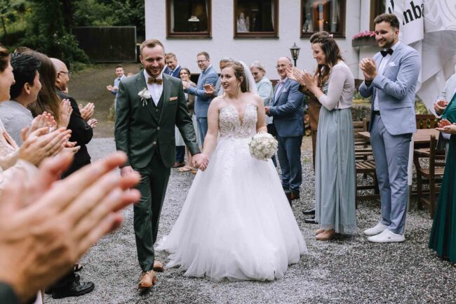 Jagdhaus im kuehl hochzeit hochzeitsfotografin iserlohn sauerland hochzeitsfotograf ruhrgebiet maerkischer kreis hochzeitslocation nrw (164)