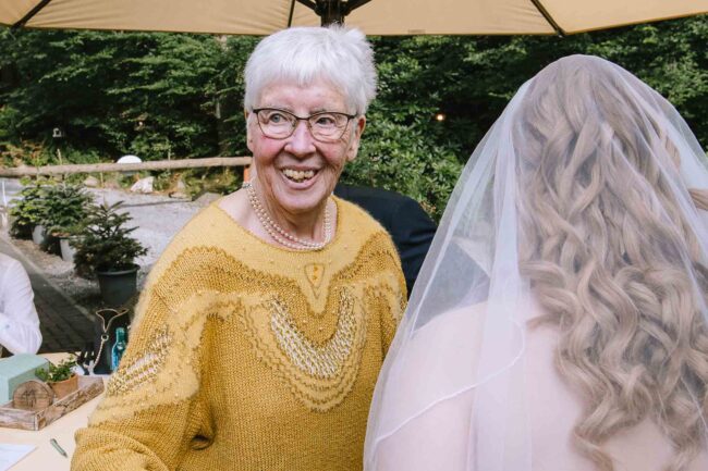 Jagdhaus im kuehl hochzeit hochzeitsfotografin iserlohn sauerland hochzeitsfotograf ruhrgebiet maerkischer kreis hochzeitslocation nrw (414)