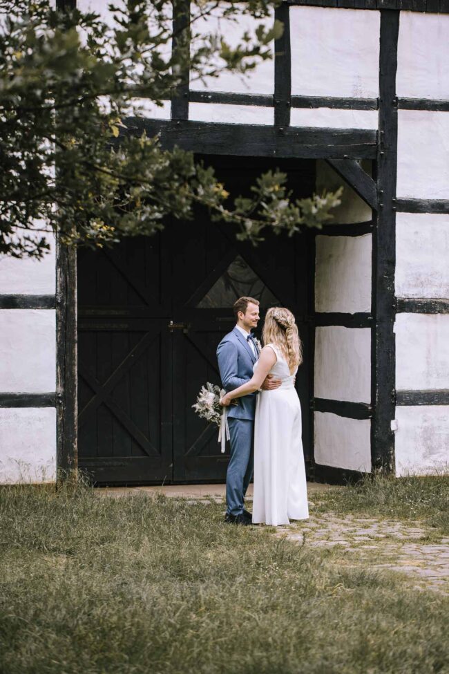 haus kemnade standesamt hochzeitsfotograf ruhrgebiet hochzeitsfotografin sauerland miriam folak hochzeitslocation nrw haus herbede meinerzhagen nrw brautpaarshooting (19)