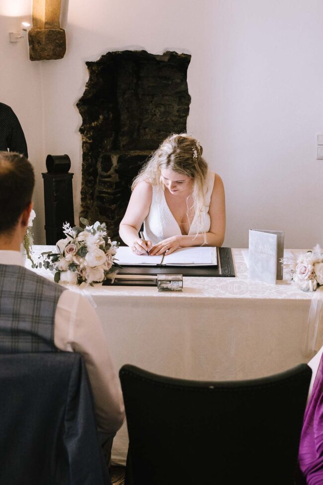 haus kemnade standesamt hochzeitsfotograf ruhrgebiet hochzeitsfotografin sauerland miriam folak hochzeitslocation nrw haus herbede meinerzhagen nrw brautpaarshooting (333)