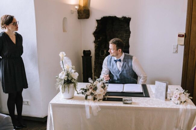 haus kemnade standesamt hochzeitsfotograf ruhrgebiet hochzeitsfotografin sauerland miriam folak hochzeitslocation nrw haus herbede meinerzhagen nrw brautpaarshooting (336)