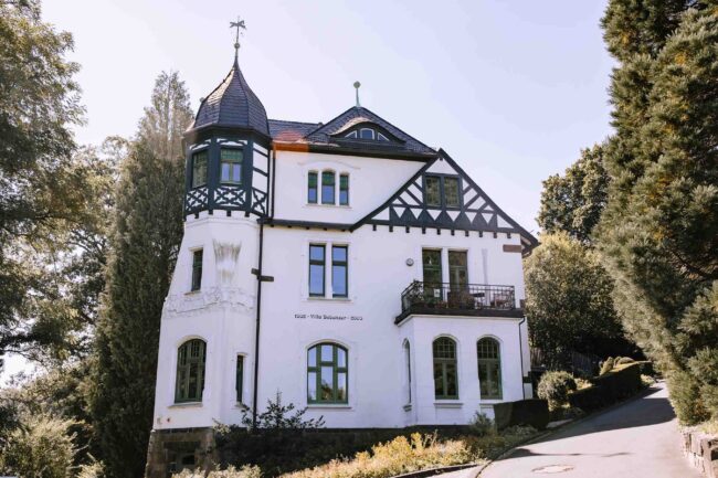 villa bubenzer freudenberg hochzeit schloss friedewald hochzeitsfotografin sauerland westerwald ambientetrauung schlosshochzeit hochzeitsfotograf ruhrgebiet (1)