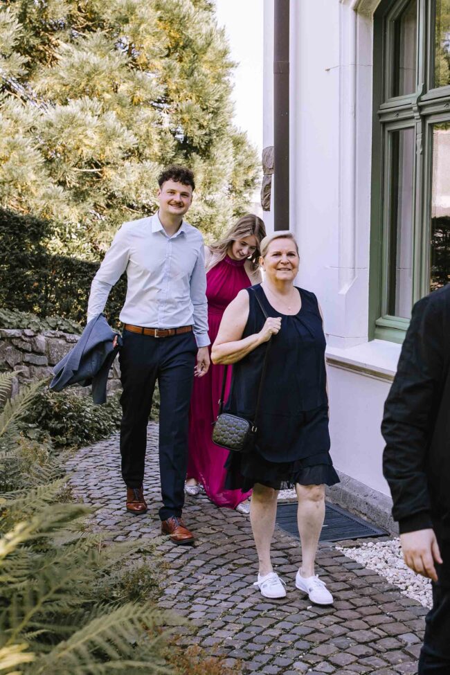 villa bubenzer freudenberg hochzeit schloss friedewald hochzeitsfotografin sauerland westerwald ambientetrauung schlosshochzeit hochzeitsfotograf ruhrgebiet (11)