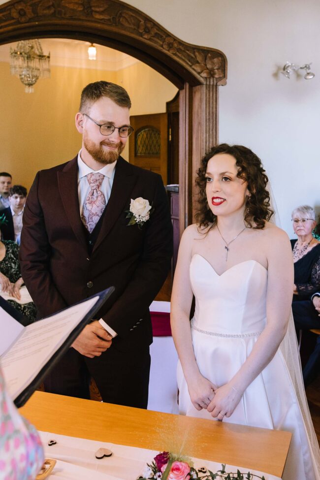 villa bubenzer freudenberg hochzeit schloss friedewald hochzeitsfotografin sauerland westerwald ambientetrauung schlosshochzeit hochzeitsfotograf ruhrgebiet (125)