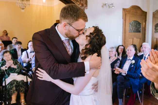 villa bubenzer freudenberg hochzeit schloss friedewald hochzeitsfotografin sauerland westerwald ambientetrauung schlosshochzeit hochzeitsfotograf ruhrgebiet (129)