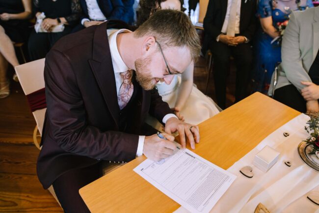 villa bubenzer freudenberg hochzeit schloss friedewald hochzeitsfotografin sauerland westerwald ambientetrauung schlosshochzeit hochzeitsfotograf ruhrgebiet (176)