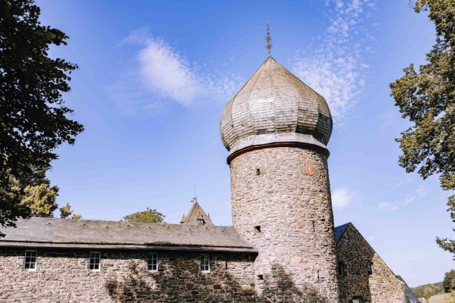 villa bubenzer freudenberg hochzeit schloss friedewald hochzeitsfotografin sauerland westerwald ambientetrauung schlosshochzeit hochzeitsfotograf ruhrgebiet (428)