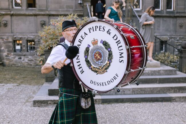 villa bubenzer freudenberg hochzeit schloss friedewald hochzeitsfotografin sauerland westerwald ambientetrauung schlosshochzeit hochzeitsfotograf ruhrgebiet (662)