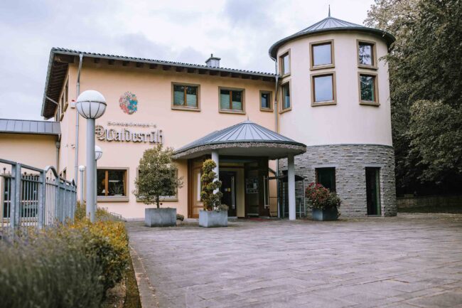 borgböhmers waldesruh hochzeitslocation bochum jagdhaus hochzeitsfotografin sauerland ruhrgebiet nrw meinerzhagen dortmund (676)