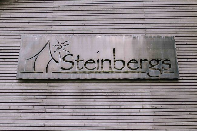 steinbergs wildewiese freie trauung hochzeitsfotografin sauerland skihuette hofolpe kirche st antonius hochzeitslocation nrw ruhrgebiet gut ahe friggen (895)