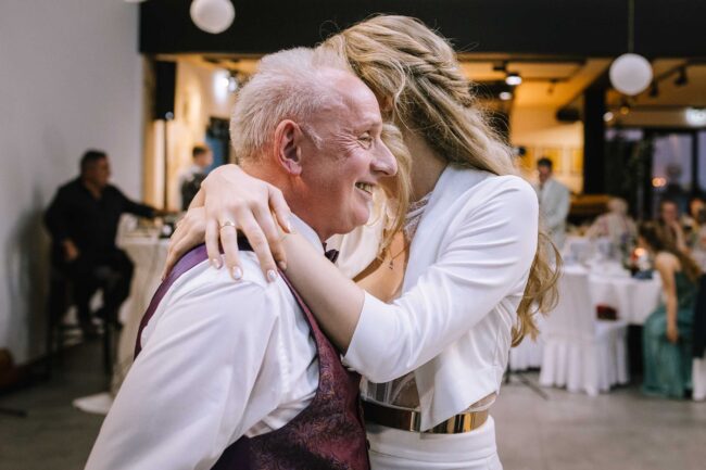 gut ahe friggen hochzeit hochzeitslocation nrw waldhochzeit hochzeitsfotografin sauerland lennestadt ruhrgebiet olpe hochzeitsfotos (1261)