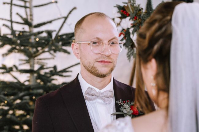 Brennerei rönsahl kierspe hochzeitslocation nrw sauerland hochzeitsfotografin meinerzhagen winterhochzeit weihnachtshochzeit (474)
