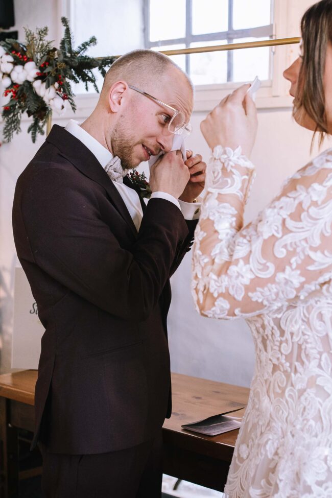 Brennerei rönsahl kierspe hochzeitslocation nrw sauerland hochzeitsfotografin meinerzhagen winterhochzeit weihnachtshochzeit (476)
